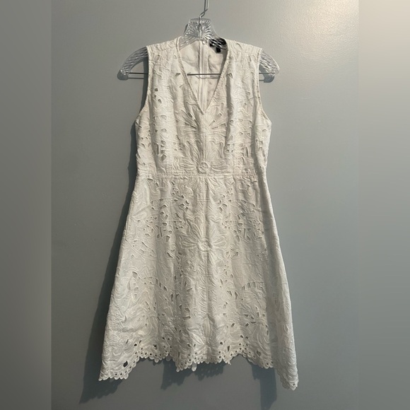 Theory Women’s Jemion E Embroidered Eyelet Dress Size 6 White Linen Fit & Flare - Picture 14 of 16